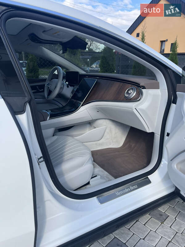 Седан Mercedes-Benz EQS 2022 в Львове