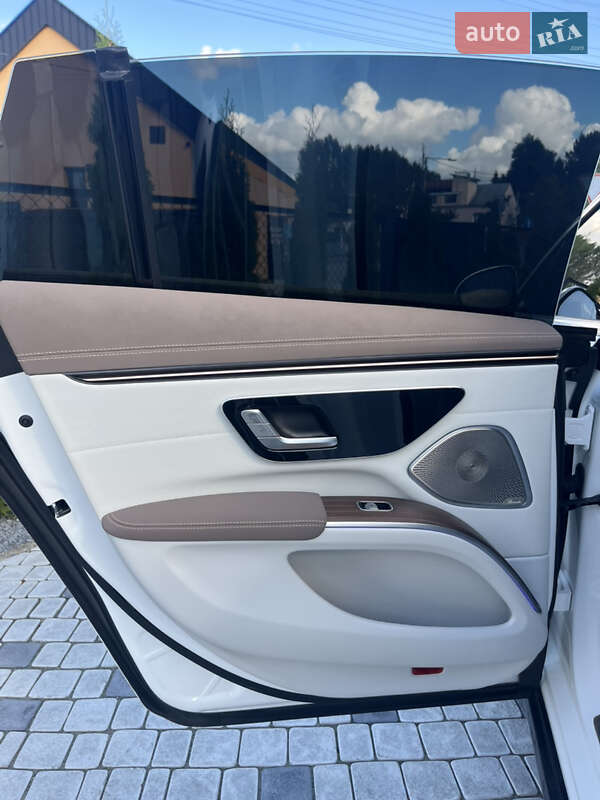 Седан Mercedes-Benz EQS 2022 в Львове