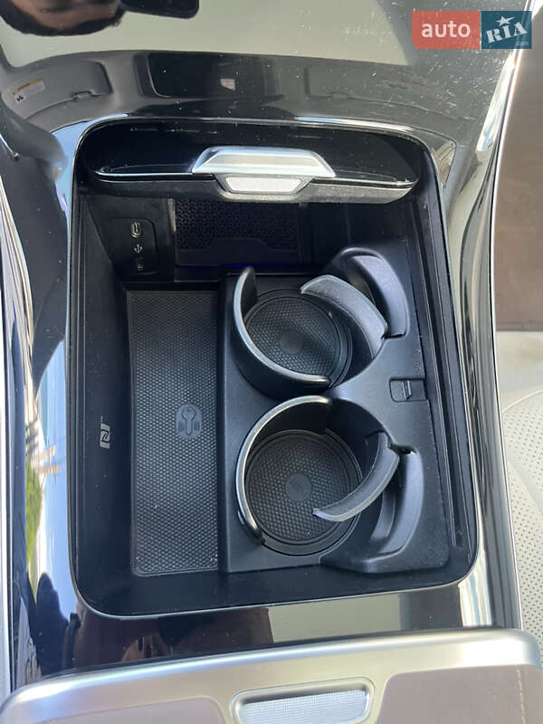 Седан Mercedes-Benz EQS 2022 в Львове