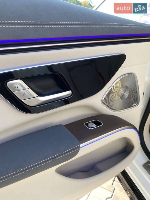 Седан Mercedes-Benz EQS 2023 в Києві