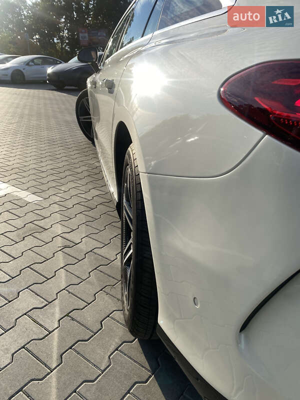 Седан Mercedes-Benz EQS 2023 в Києві