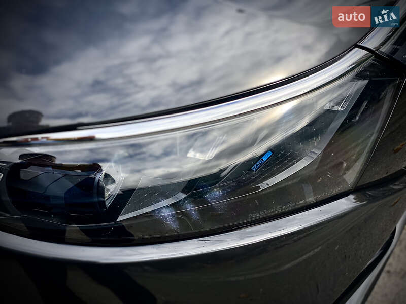 Седан Mercedes-Benz EQS 2022 в Киеве