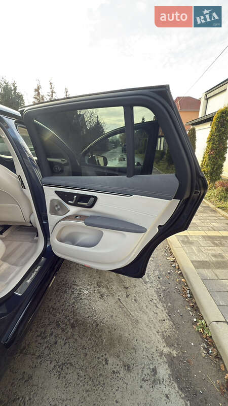 Седан Mercedes-Benz EQS 2023 в Ужгороде