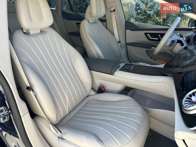 Седан Mercedes-Benz EQS 2022 в Луцке