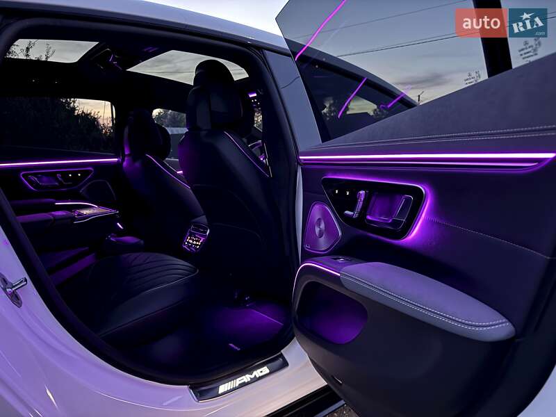 Седан Mercedes-Benz EQS 2023 в Киеве