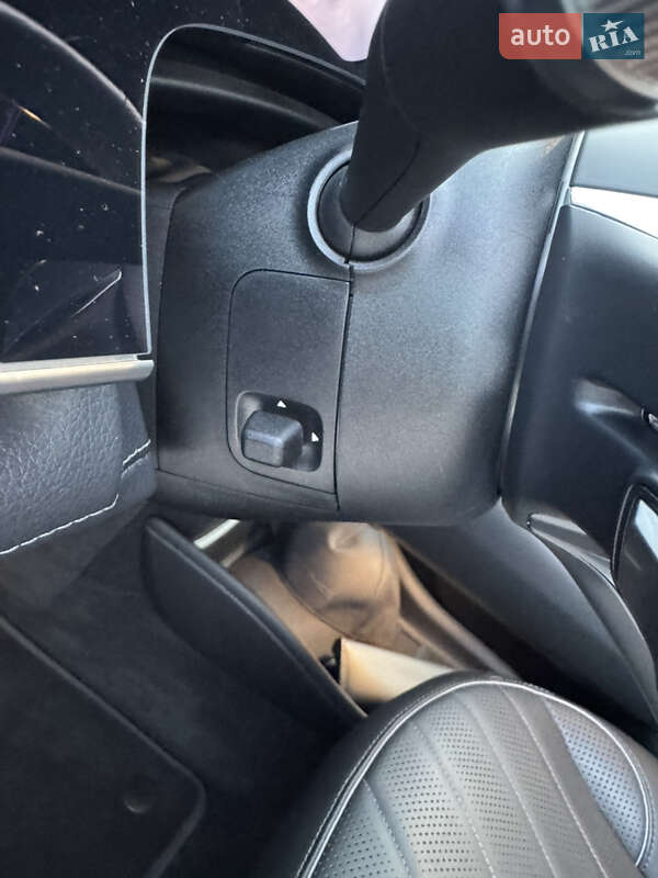 Седан Mercedes-Benz EQS 2023 в Ровно