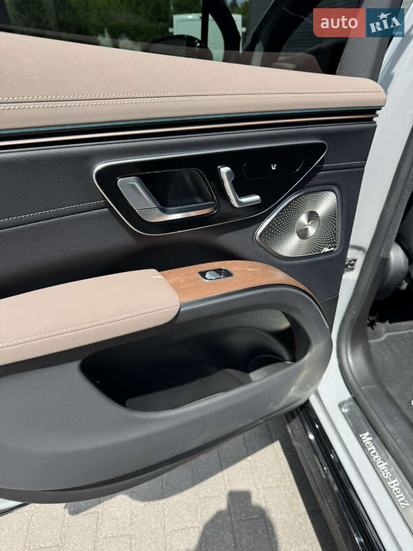 Седан Mercedes-Benz EQS 2023 в Ровно