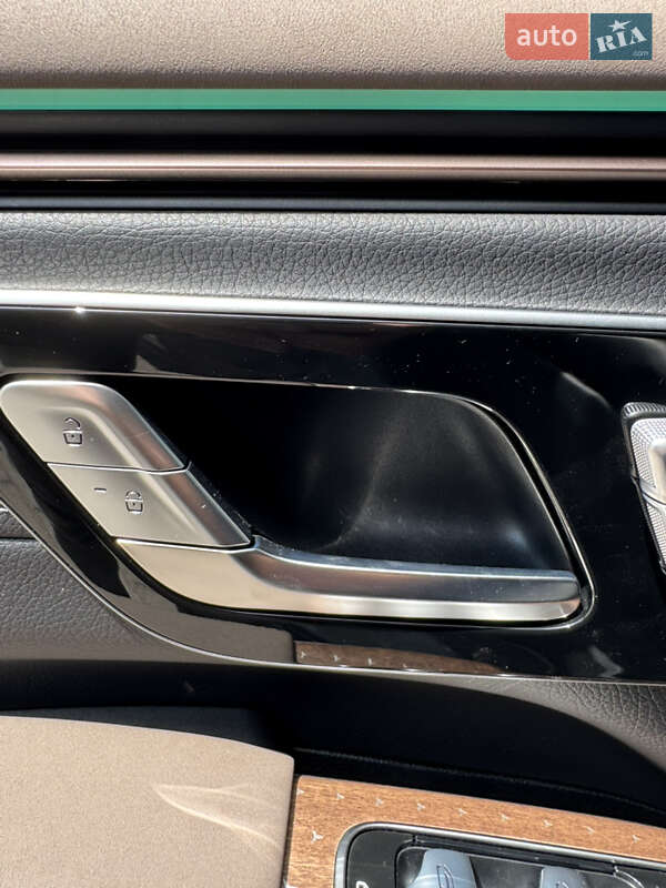 Седан Mercedes-Benz EQS 2023 в Ровно