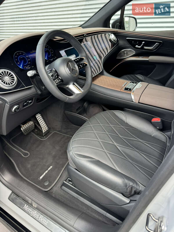 Седан Mercedes-Benz EQS 2023 в Ровно