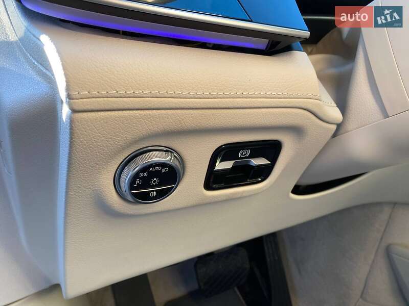 Седан Mercedes-Benz EQS 2022 в Львові