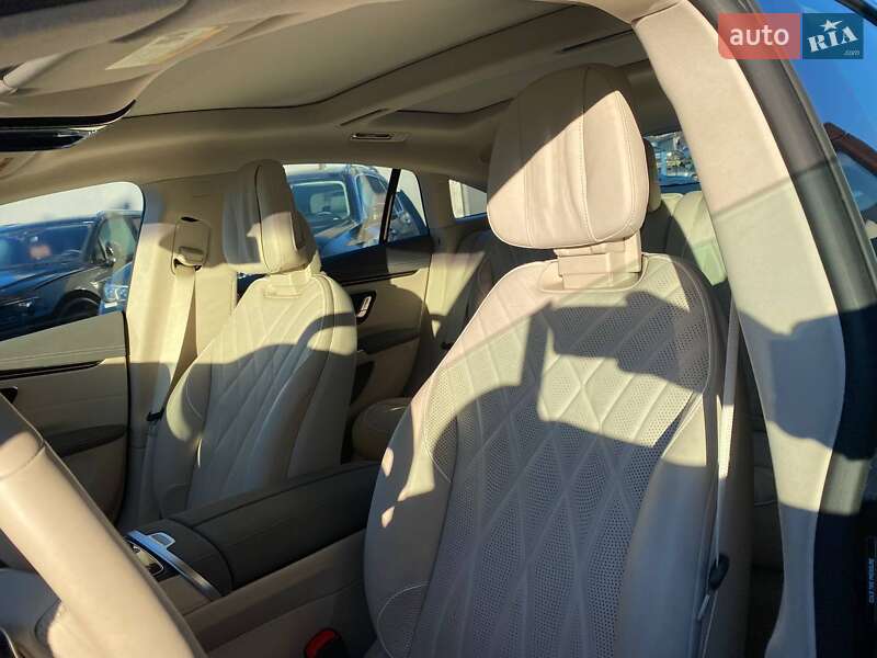 Седан Mercedes-Benz EQS 2022 в Львові