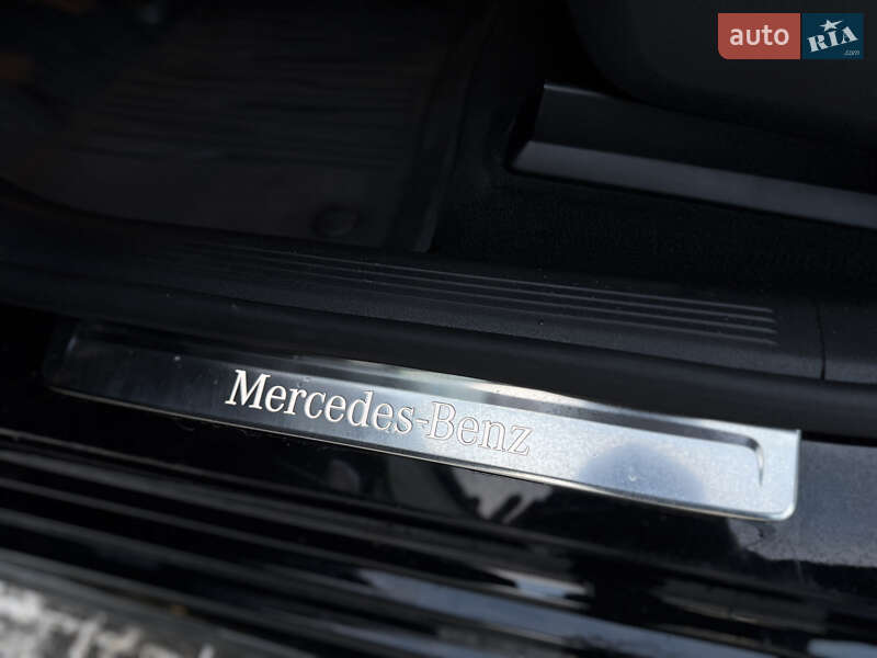 Седан Mercedes-Benz EQS 2023 в Львові