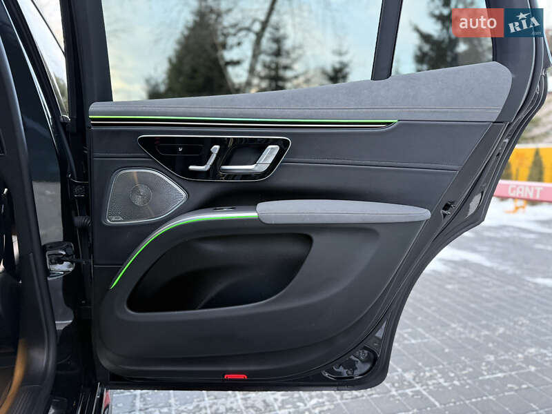 Седан Mercedes-Benz EQS 2023 в Львові