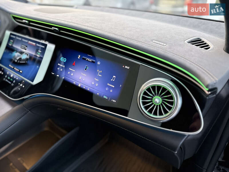 Седан Mercedes-Benz EQS 2023 в Львові