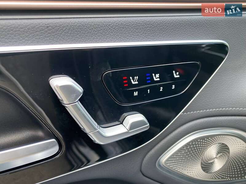 Седан Mercedes-Benz EQS 2022 в Киеве