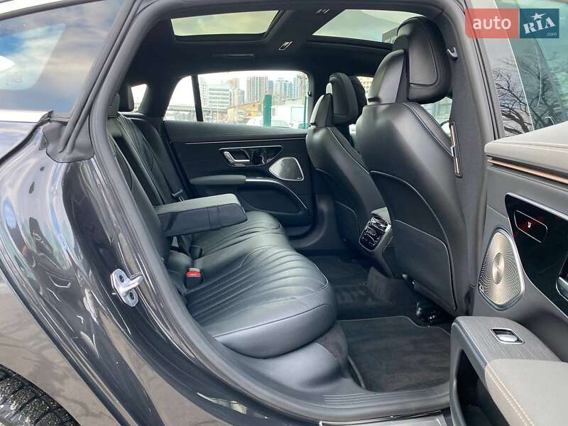 Седан Mercedes-Benz EQS 2022 в Киеве