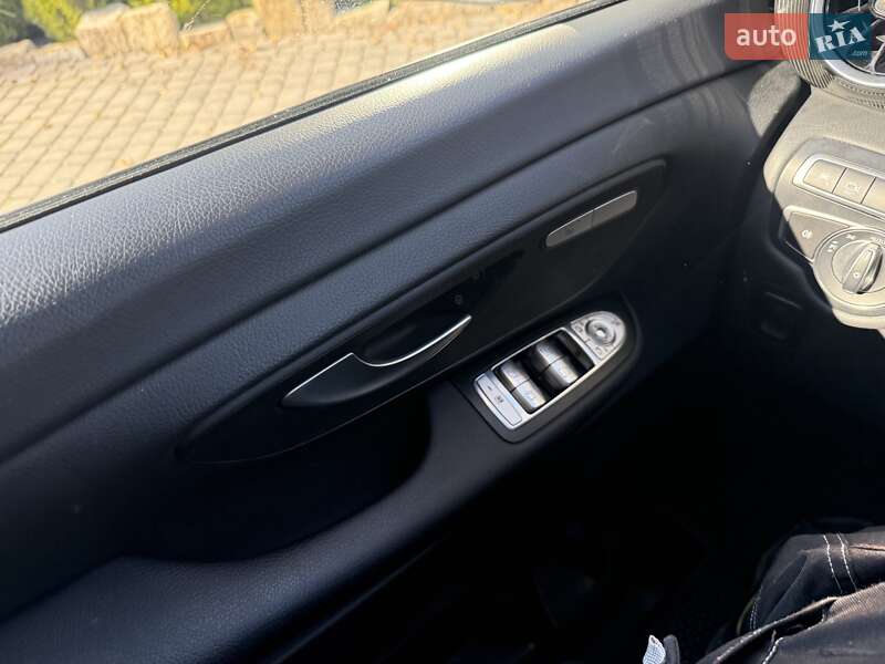 Минивэн Mercedes-Benz EQV 2023 в Косове фото 11 Минивэн Mercedes-Benz EQV 2023 в Косове