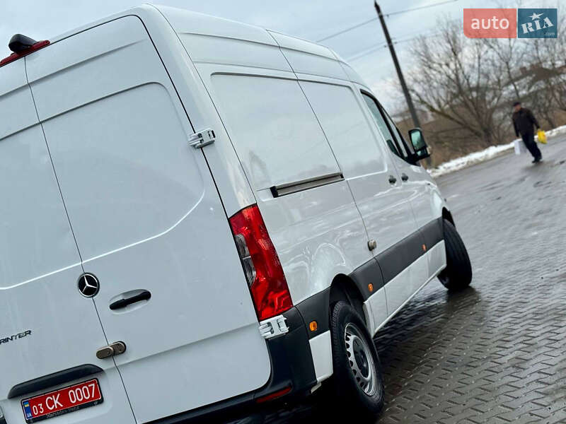 Грузовой фургон Mercedes-Benz eSprinter 2023 в Дрогобыче