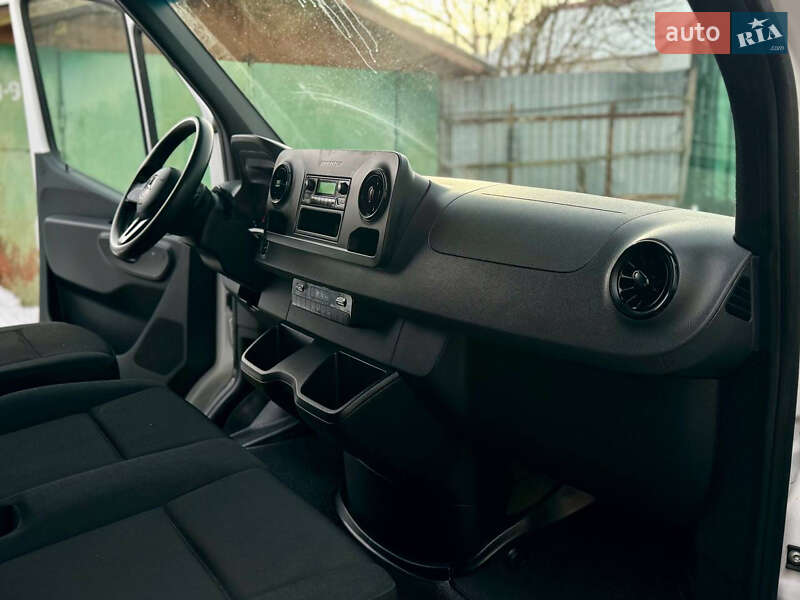 Грузовой фургон Mercedes-Benz eSprinter 2023 в Дрогобыче