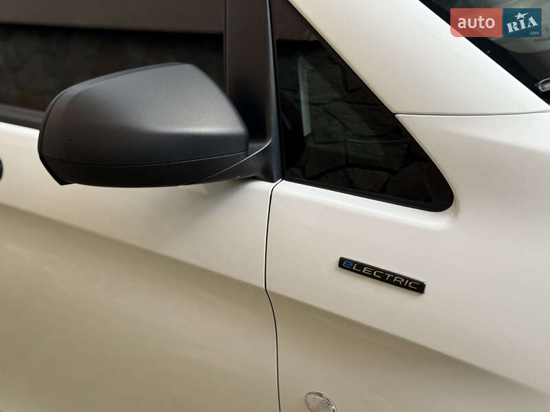 Минивэн Mercedes-Benz eVito 2021 в Тячеве