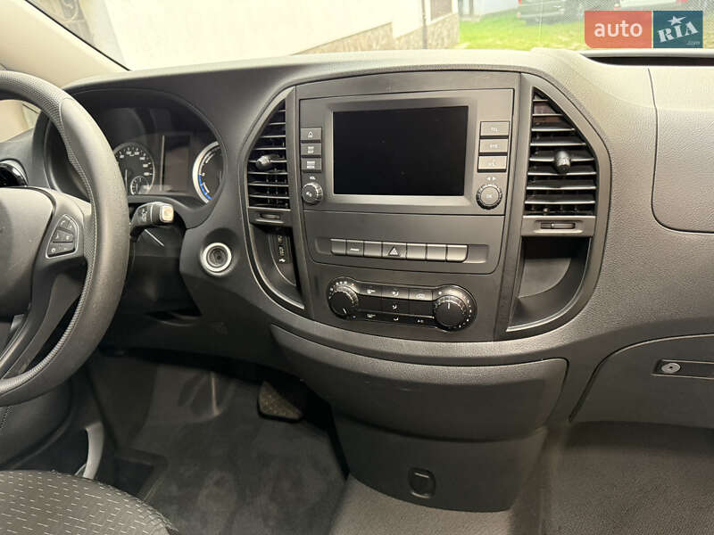 Минивэн Mercedes-Benz eVito 2021 в Тячеве