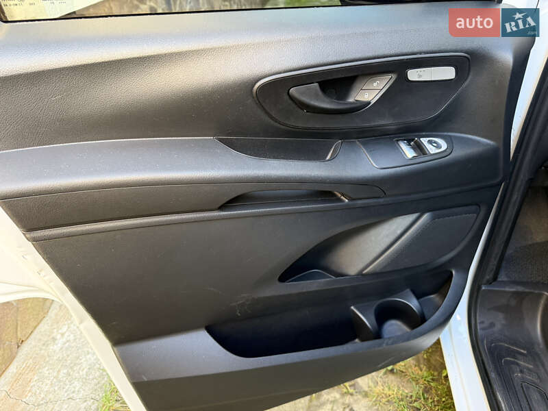 Минивэн Mercedes-Benz eVito 2021 в Тячеве
