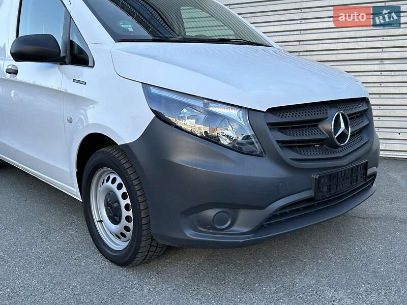 Вантажний фургон Mercedes-Benz eVito 2019 в Києві
