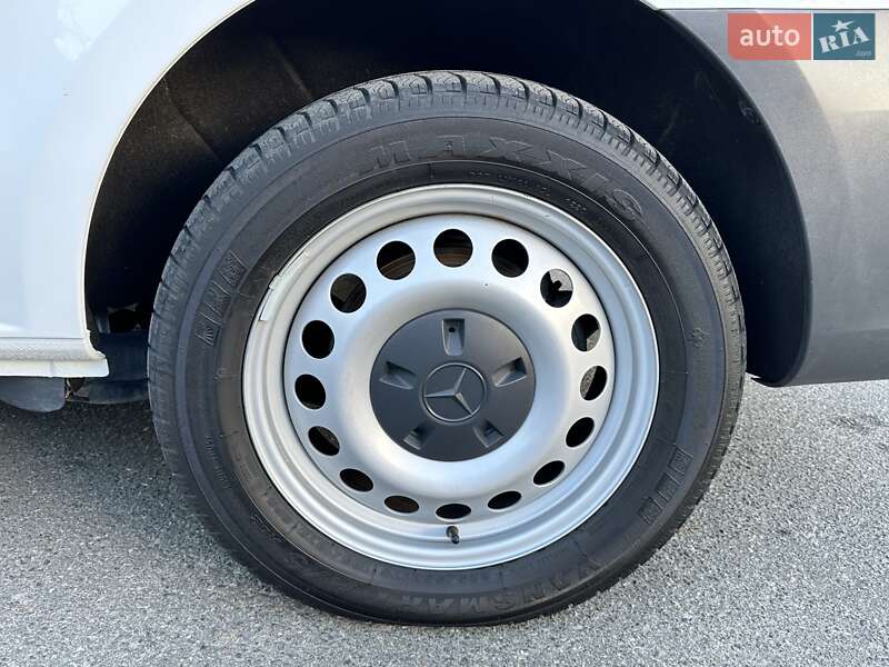 Вантажний фургон Mercedes-Benz eVito 2019 в Києві