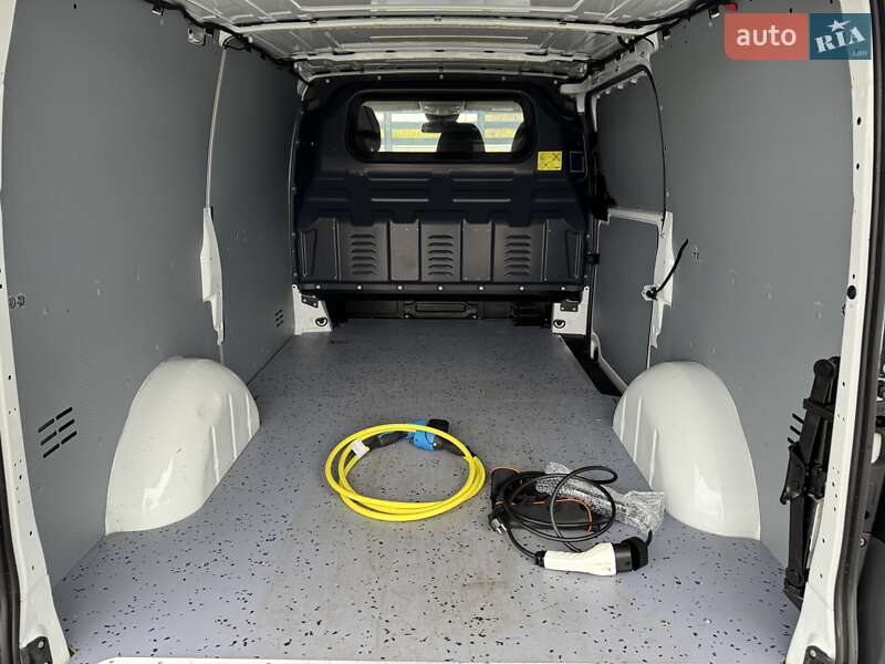 Вантажний фургон Mercedes-Benz eVito 2020 в Рівному