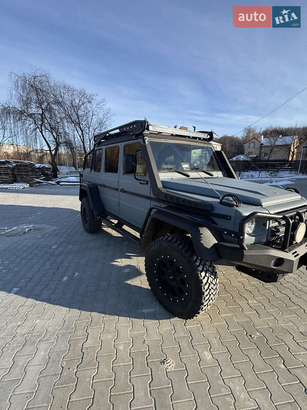 Mercedes-Benz G-Class 2011