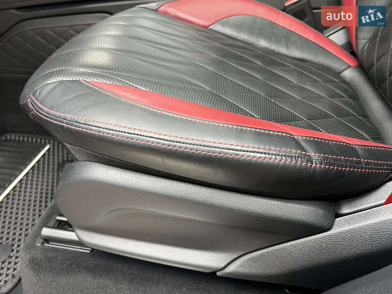 Позашляховик / Кросовер Mercedes-Benz G-Class 2019 в Києві