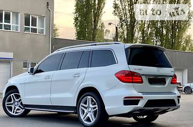 Позашляховик / Кросовер Mercedes-Benz GL-Class 2014 в 