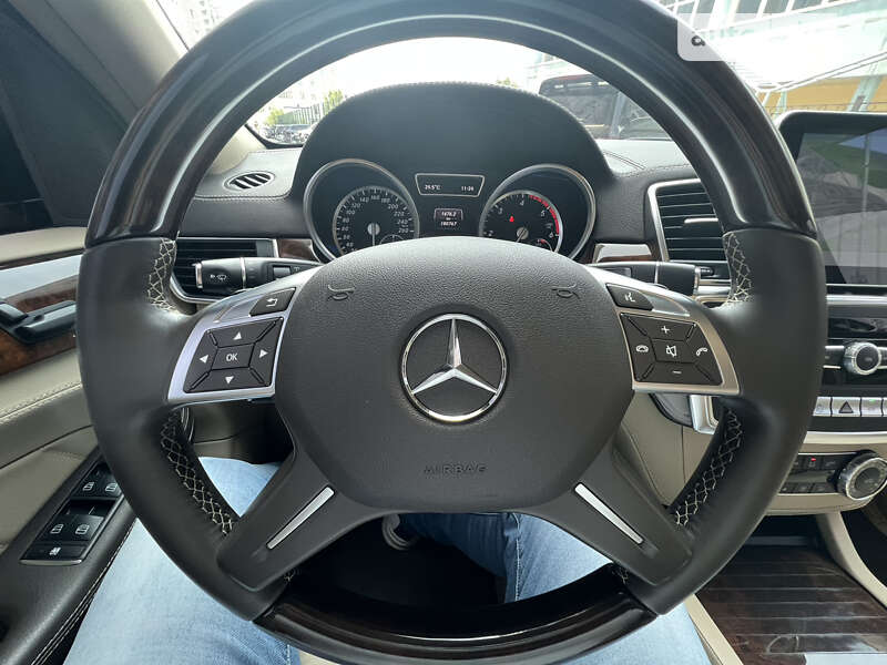 Позашляховик / Кросовер Mercedes-Benz GL-Class 2014 в Києві