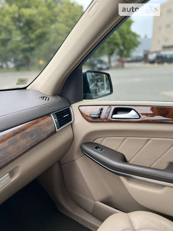 Внедорожник / Кроссовер Mercedes-Benz GL-Class 2014 в Киеве фото 25 Внедорожник / Кроссовер Mercedes-Benz GL-Class 2014 в Киеве