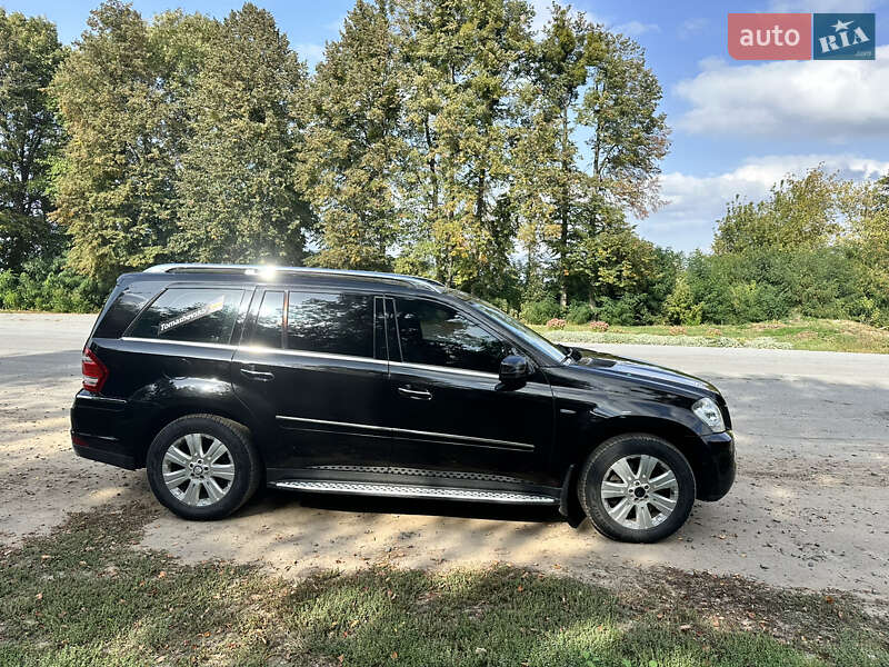 Внедорожник / Кроссовер Mercedes-Benz GL-Class 2011 в Корце