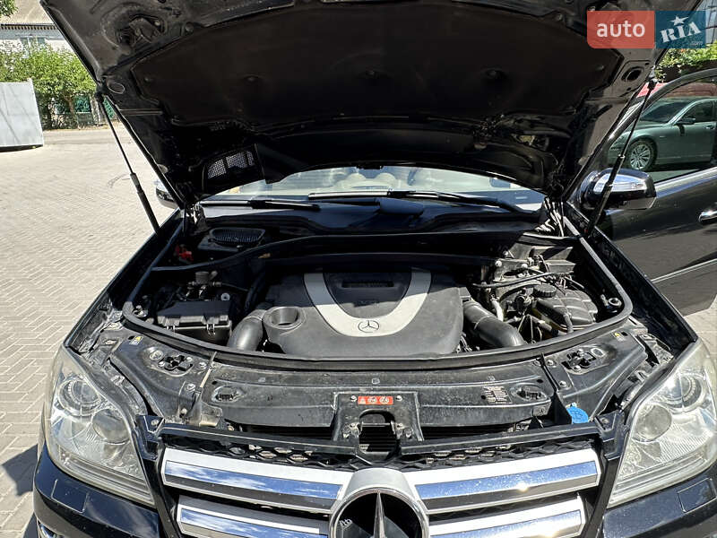 Внедорожник / Кроссовер Mercedes-Benz GL-Class 2009 в Гайсине