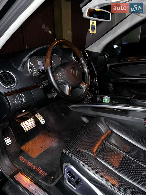 Внедорожник / Кроссовер Mercedes-Benz GL-Class 2008 в Среднем