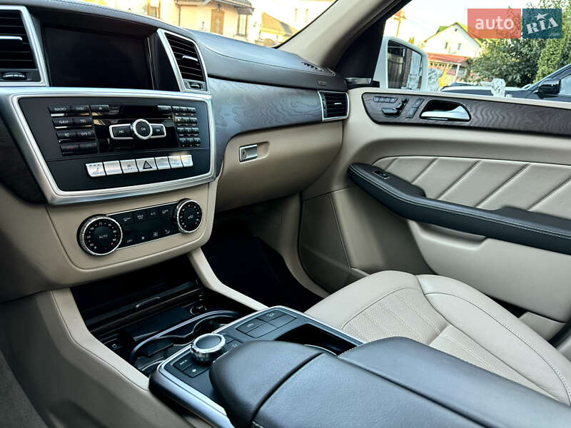 Внедорожник / Кроссовер Mercedes-Benz GL-Class 2015 в Киеве фото 26 Внедорожник / Кроссовер Mercedes-Benz GL-Class 2015 в Киеве