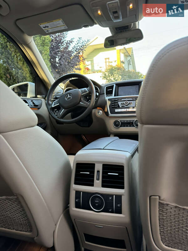 Внедорожник / Кроссовер Mercedes-Benz GL-Class 2015 в Киеве фото 35 Внедорожник / Кроссовер Mercedes-Benz GL-Class 2015 в Киеве