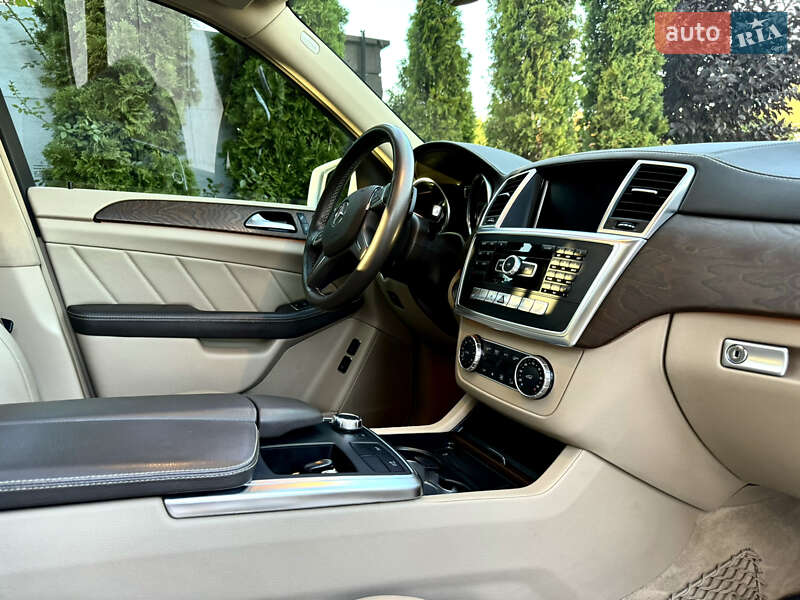 Внедорожник / Кроссовер Mercedes-Benz GL-Class 2015 в Киеве фото 31 Внедорожник / Кроссовер Mercedes-Benz GL-Class 2015 в Киеве