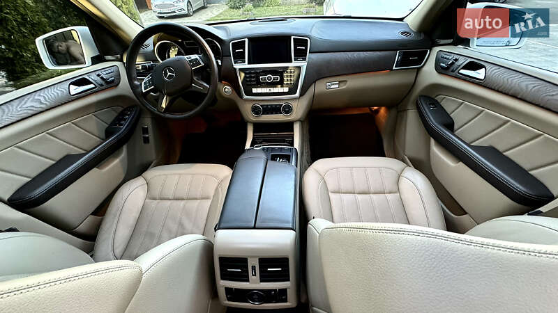 Внедорожник / Кроссовер Mercedes-Benz GL-Class 2015 в Киеве фото 46 Внедорожник / Кроссовер Mercedes-Benz GL-Class 2015 в Киеве