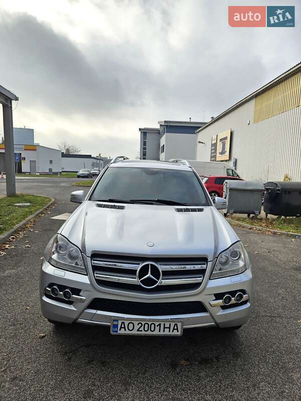Mercedes-Benz GL-Class 2011