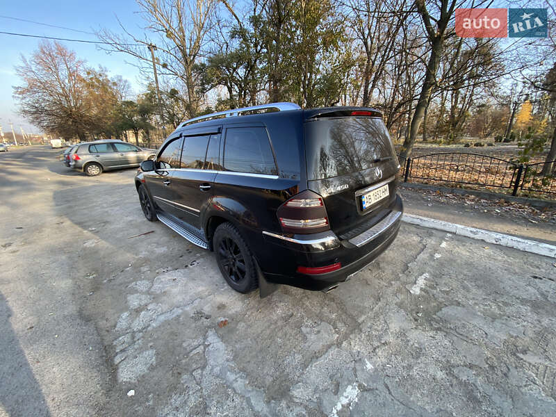 Внедорожник / Кроссовер Mercedes-Benz GL-Class 2009 в Гайсине