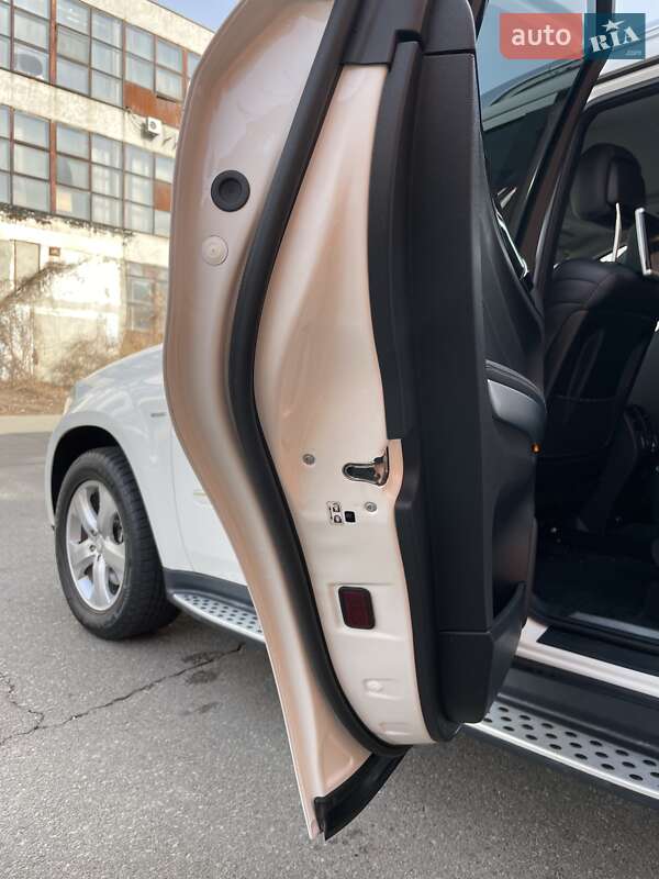 Внедорожник / Кроссовер Mercedes-Benz GL-Class 2010 в Киеве фото 16 Внедорожник / Кроссовер Mercedes-Benz GL-Class 2010 в Киеве