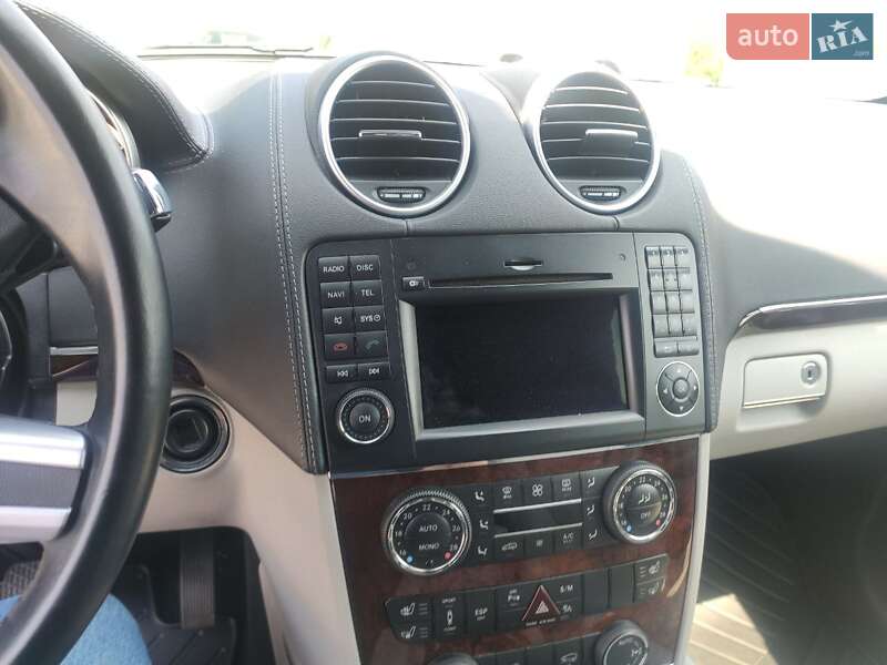 Позашляховик / Кросовер Mercedes-Benz GL-Class 2010 в Києві