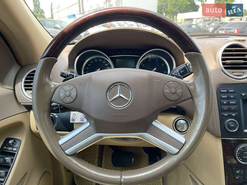 Позашляховик / Кросовер Mercedes-Benz GL-Class 2010 в Києві