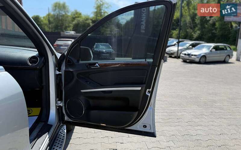Позашляховик / Кросовер Mercedes-Benz GL-Class 2010 в Чернівцях