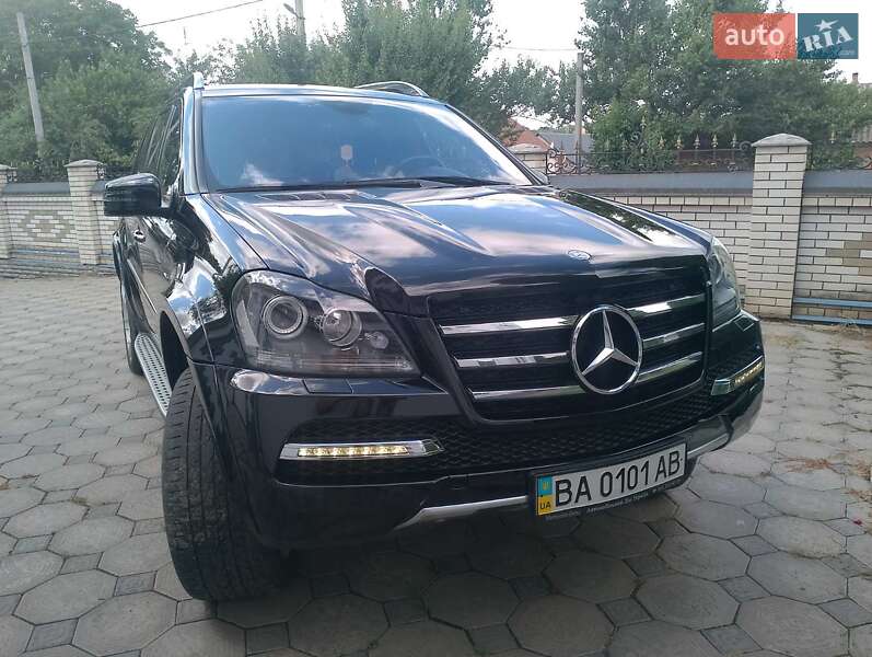 Внедорожник / Кроссовер Mercedes-Benz GL-Class 2012 в 