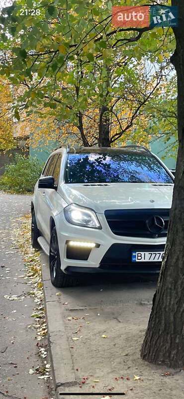Позашляховик / Кросовер Mercedes-Benz GL-Class 2014 в 