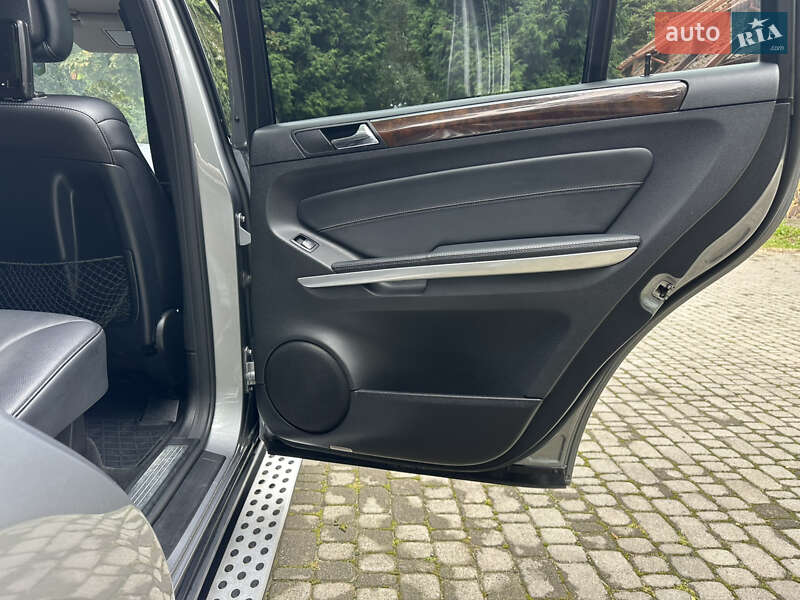 Позашляховик / Кросовер Mercedes-Benz GL-Class 2011 в Самборі фото 25 Позашляховик / Кросовер Mercedes-Benz GL-Class 2011 в Самборі